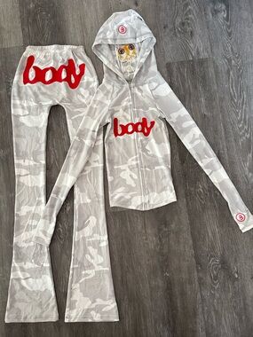 Bodybyraventracy Light Gray Camo Hoodie and Legging Set with Red Script Logo
